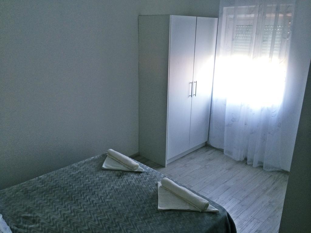 Ika Apartments บาร์บินเย ภายนอก รูปภาพ