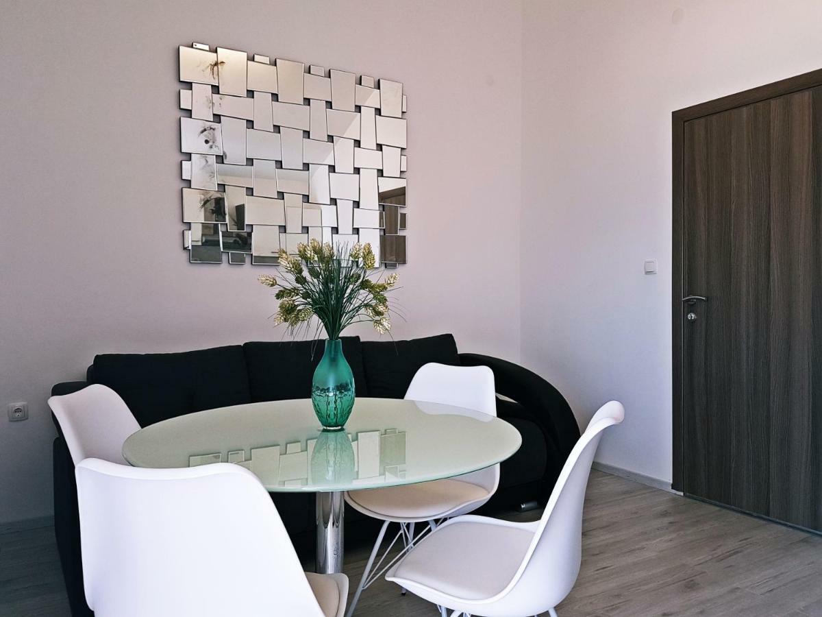 Ika Apartments บาร์บินเย ภายนอก รูปภาพ