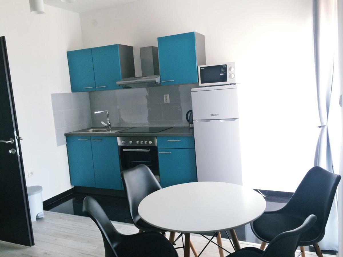 Ika Apartments บาร์บินเย ภายนอก รูปภาพ
